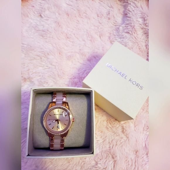 Mk Rosegold watch - Picture 1 of 1